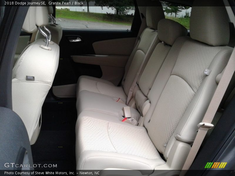 Granite Pearl / Black 2018 Dodge Journey SE