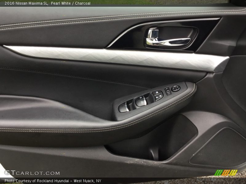 Pearl White / Charcoal 2016 Nissan Maxima SL