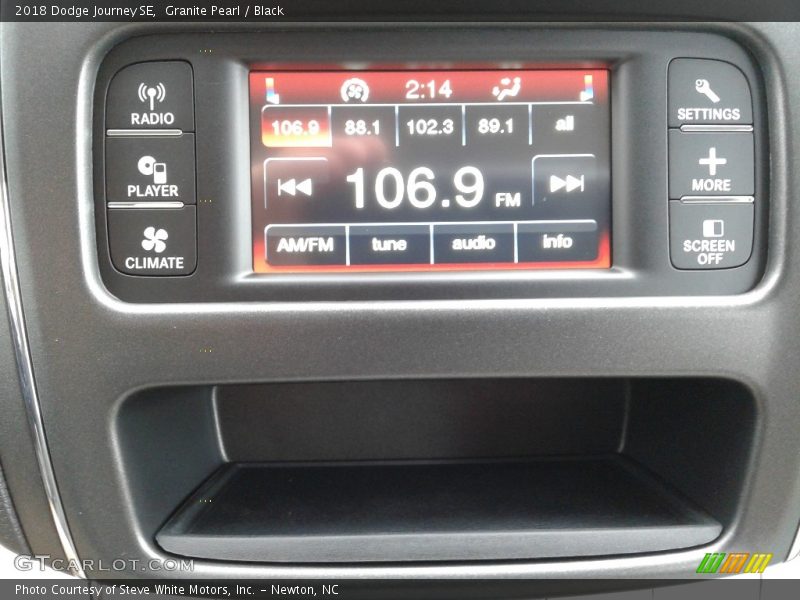 Granite Pearl / Black 2018 Dodge Journey SE