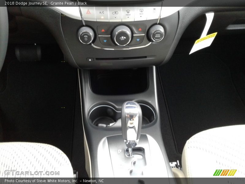 Granite Pearl / Black 2018 Dodge Journey SE