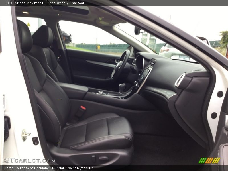 Pearl White / Charcoal 2016 Nissan Maxima SL