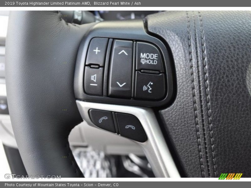  2019 Highlander Limited Platinum AWD Steering Wheel