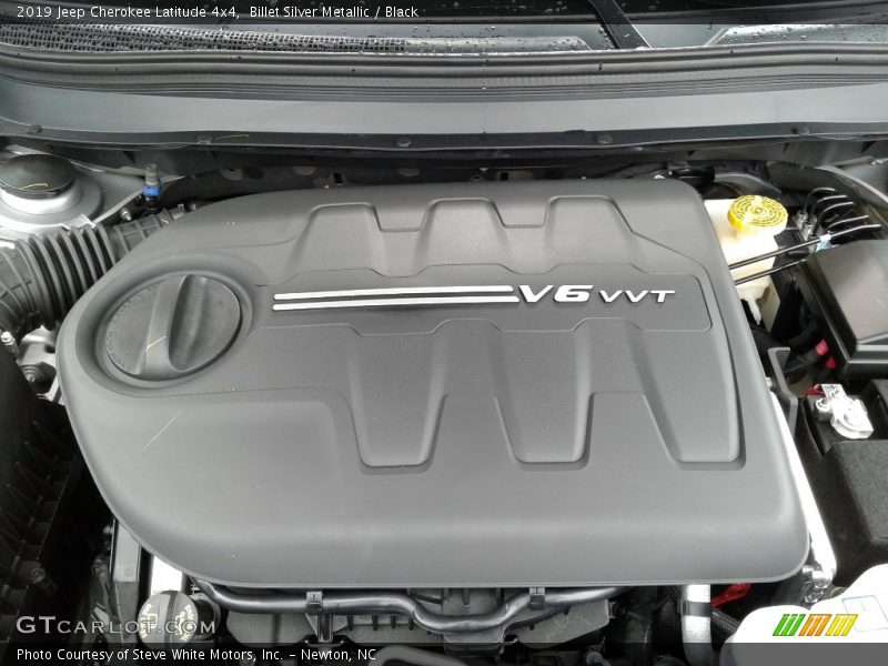 Billet Silver Metallic / Black 2019 Jeep Cherokee Latitude 4x4