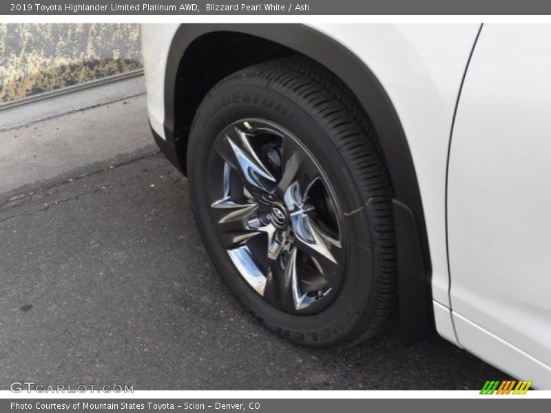  2019 Highlander Limited Platinum AWD Wheel