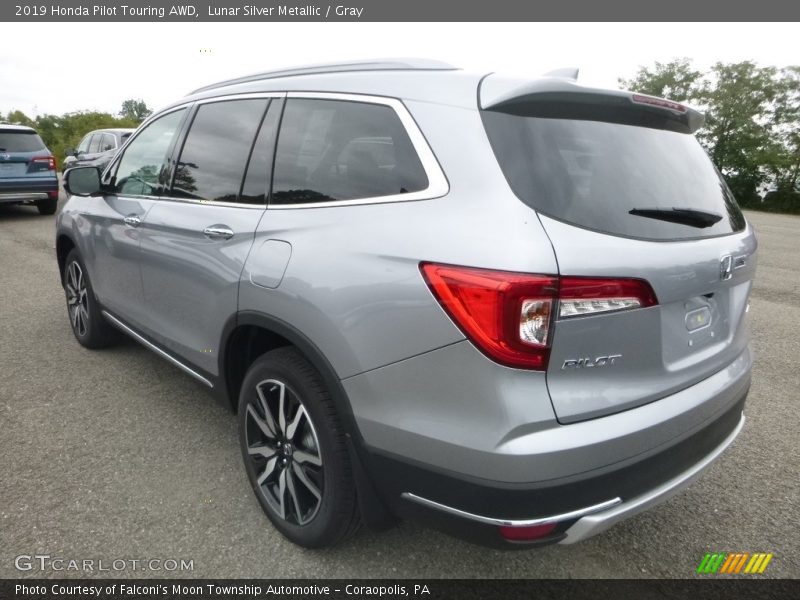 Lunar Silver Metallic / Gray 2019 Honda Pilot Touring AWD