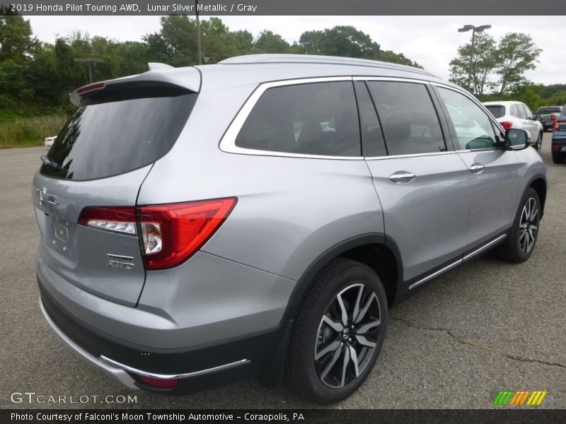 Lunar Silver Metallic / Gray 2019 Honda Pilot Touring AWD