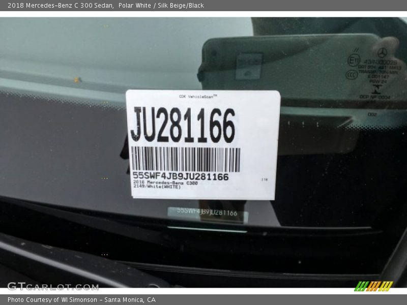 Polar White / Silk Beige/Black 2018 Mercedes-Benz C 300 Sedan