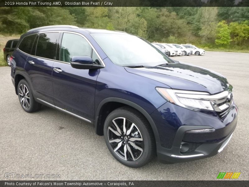 Front 3/4 View of 2019 Pilot Touring AWD