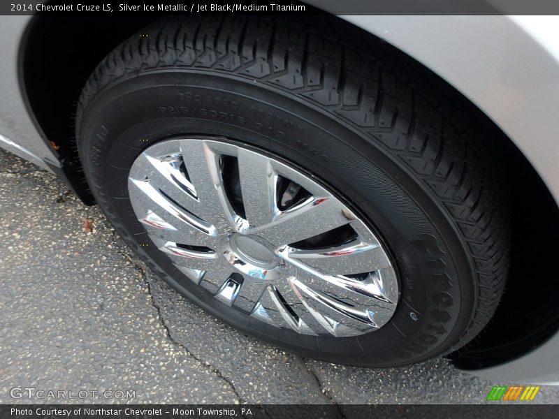 Silver Ice Metallic / Jet Black/Medium Titanium 2014 Chevrolet Cruze LS