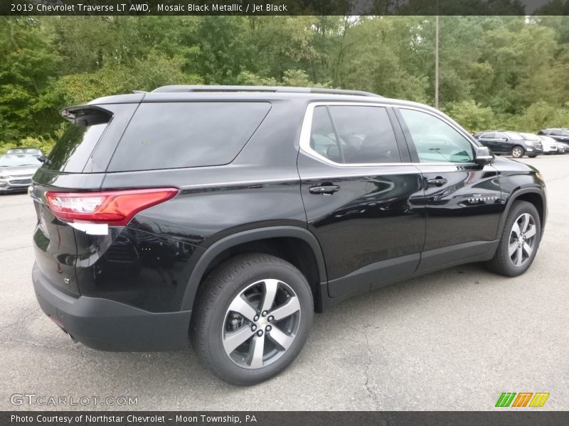 Mosaic Black Metallic / Jet Black 2019 Chevrolet Traverse LT AWD