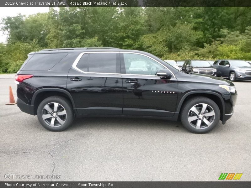 Mosaic Black Metallic / Jet Black 2019 Chevrolet Traverse LT AWD