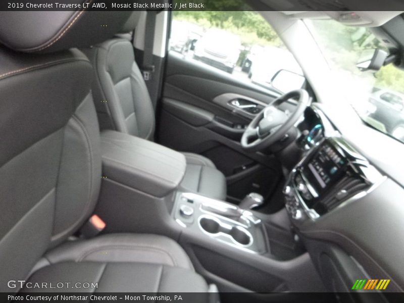 Mosaic Black Metallic / Jet Black 2019 Chevrolet Traverse LT AWD