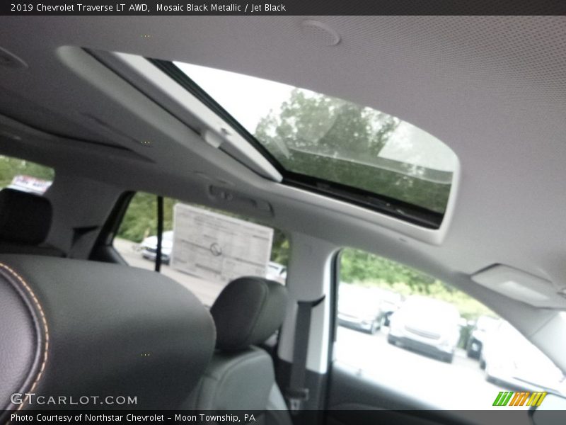 Mosaic Black Metallic / Jet Black 2019 Chevrolet Traverse LT AWD
