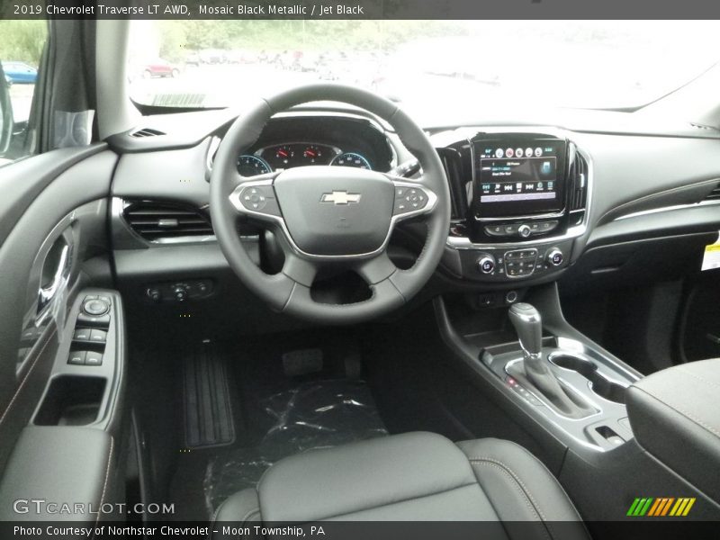 Mosaic Black Metallic / Jet Black 2019 Chevrolet Traverse LT AWD