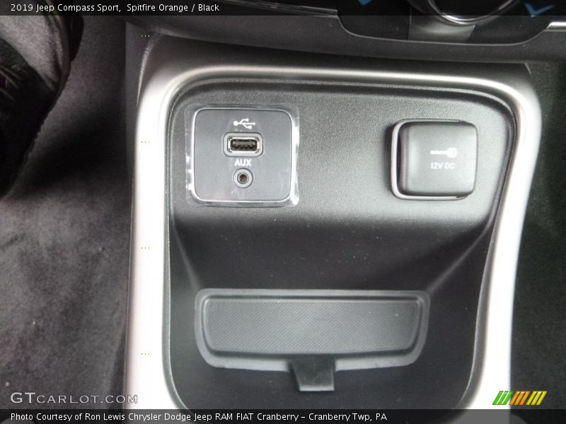 Spitfire Orange / Black 2019 Jeep Compass Sport