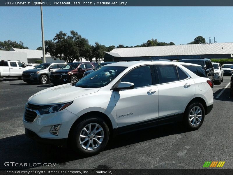 Iridescent Pearl Tricoat / Medium Ash Gray 2019 Chevrolet Equinox LT