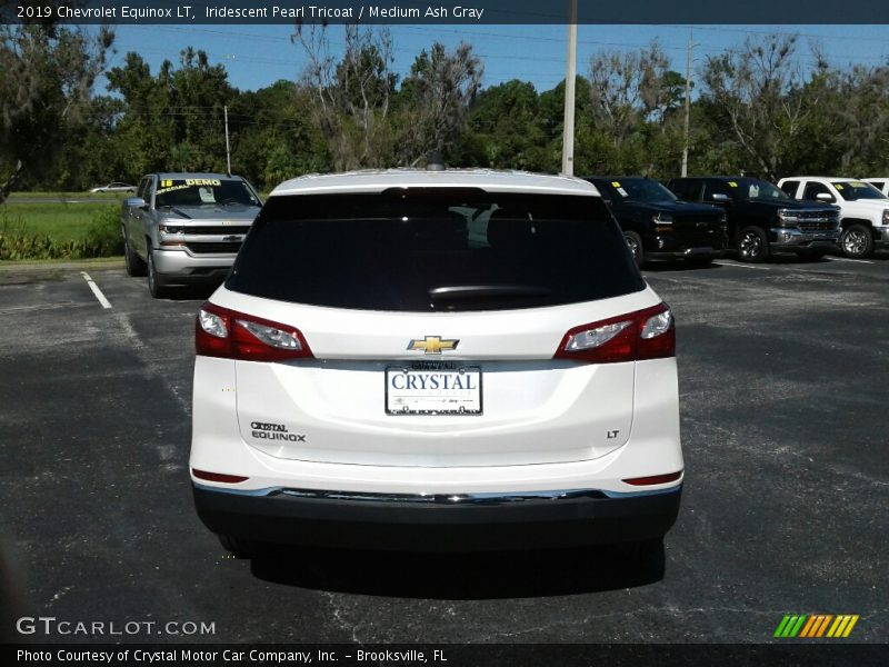 Iridescent Pearl Tricoat / Medium Ash Gray 2019 Chevrolet Equinox LT