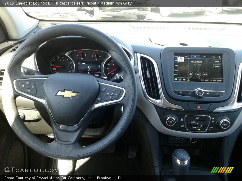 Iridescent Pearl Tricoat / Medium Ash Gray 2019 Chevrolet Equinox LT