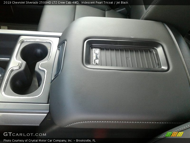 Iridescent Pearl Tricoat / Jet Black 2019 Chevrolet Silverado 2500HD LTZ Crew Cab 4WD