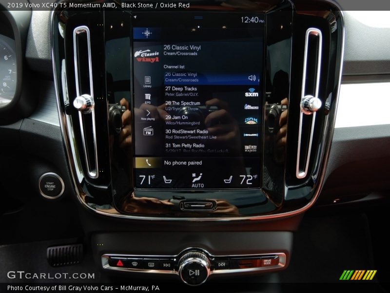 Controls of 2019 XC40 T5 Momentum AWD