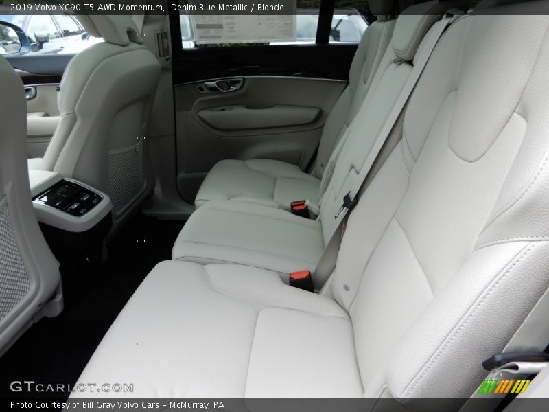 Rear Seat of 2019 XC90 T5 AWD Momentum