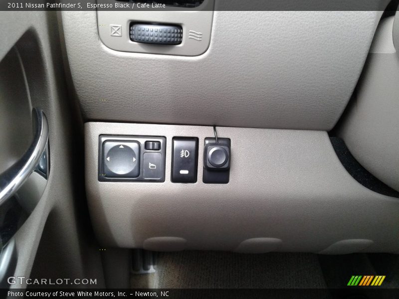 Espresso Black / Cafe Latte 2011 Nissan Pathfinder S