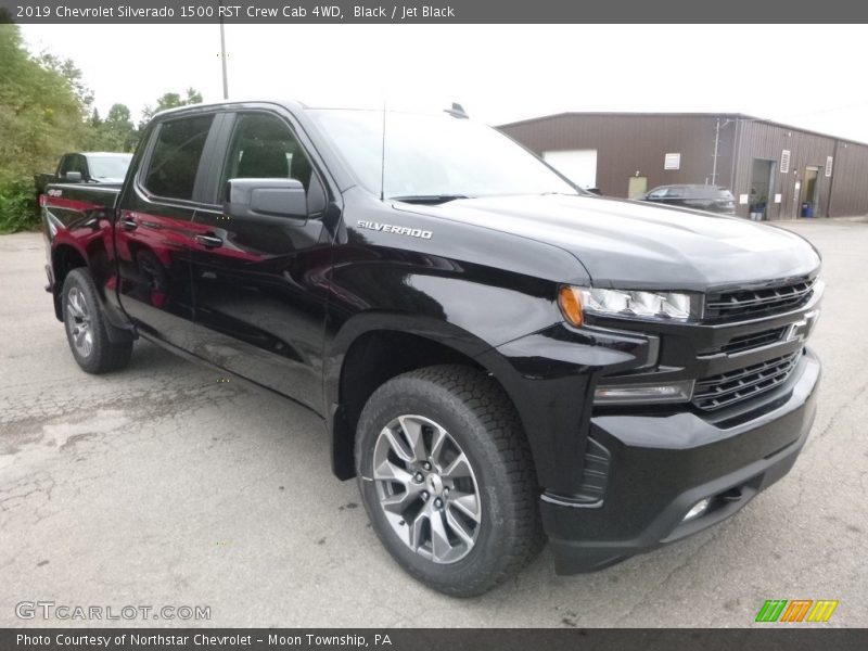 Front 3/4 View of 2019 Silverado 1500 RST Crew Cab 4WD