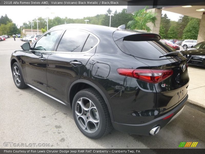 Vulcano (Volcano) Black Metallic / Black/Black 2018 Alfa Romeo Stelvio AWD