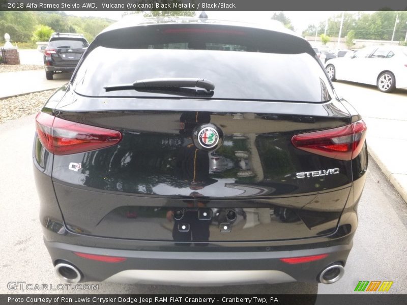 Vulcano (Volcano) Black Metallic / Black/Black 2018 Alfa Romeo Stelvio AWD