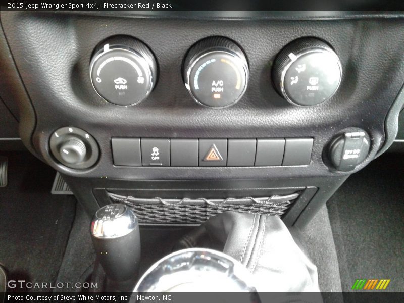 Firecracker Red / Black 2015 Jeep Wrangler Sport 4x4