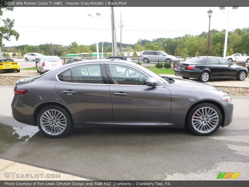 Vesuvio Gray Metallic / Black/Red 2018 Alfa Romeo Giulia Ti AWD