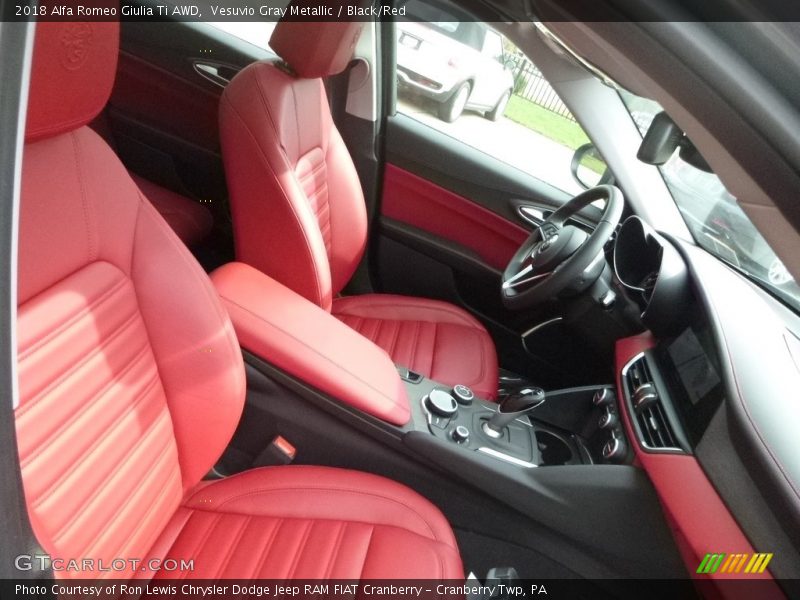 Vesuvio Gray Metallic / Black/Red 2018 Alfa Romeo Giulia Ti AWD