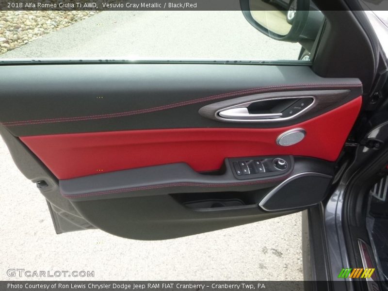 Vesuvio Gray Metallic / Black/Red 2018 Alfa Romeo Giulia Ti AWD