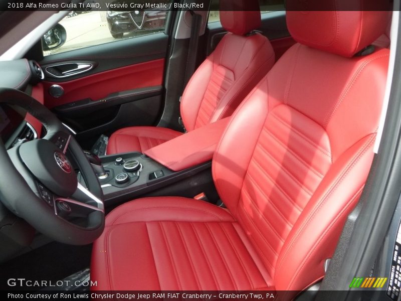 Vesuvio Gray Metallic / Black/Red 2018 Alfa Romeo Giulia Ti AWD