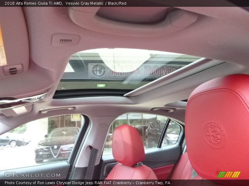 Vesuvio Gray Metallic / Black/Red 2018 Alfa Romeo Giulia Ti AWD