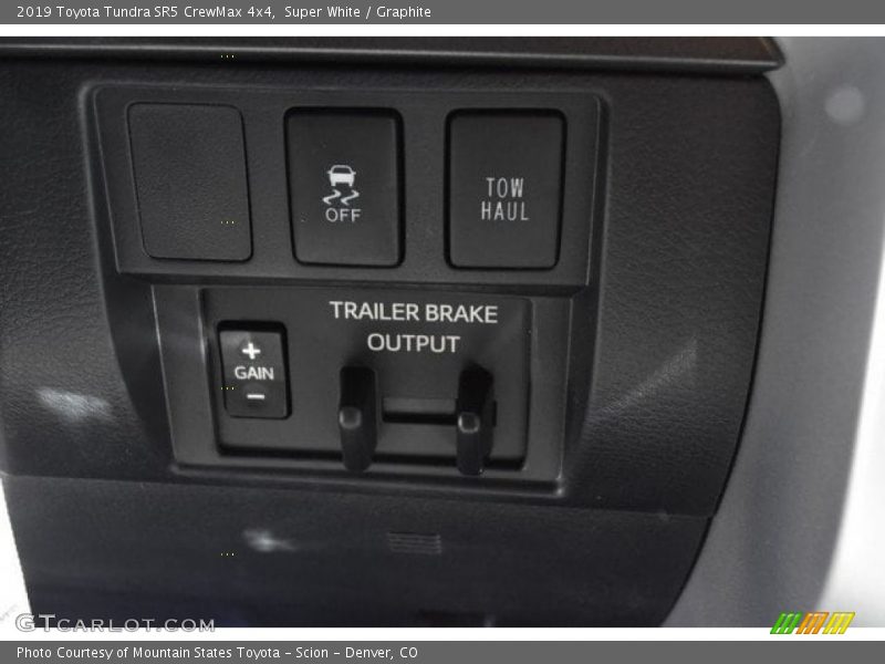 Super White / Graphite 2019 Toyota Tundra SR5 CrewMax 4x4