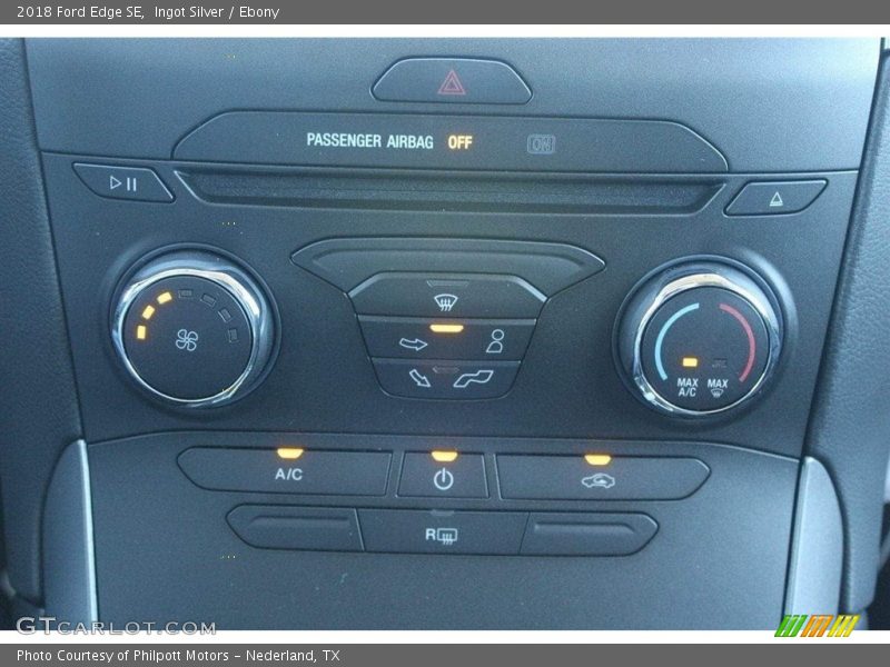 Ingot Silver / Ebony 2018 Ford Edge SE