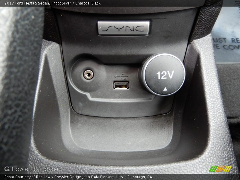 Ingot Silver / Charcoal Black 2017 Ford Fiesta S Sedan