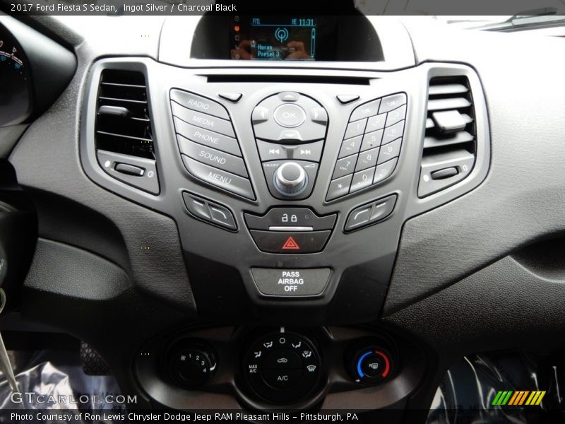 Ingot Silver / Charcoal Black 2017 Ford Fiesta S Sedan