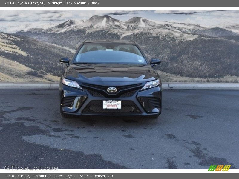 Midnight Black Metallic / Black 2019 Toyota Camry SE