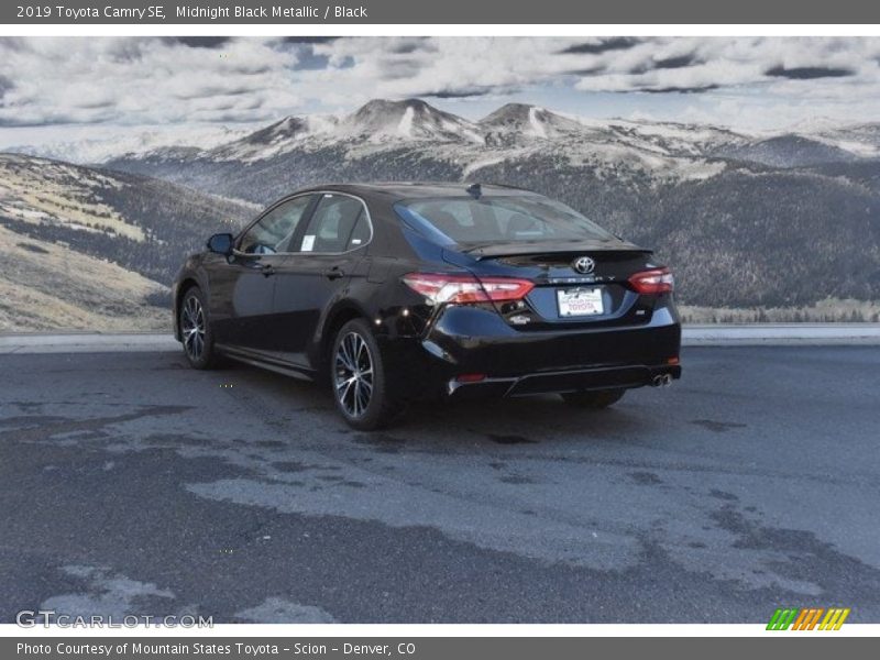 Midnight Black Metallic / Black 2019 Toyota Camry SE