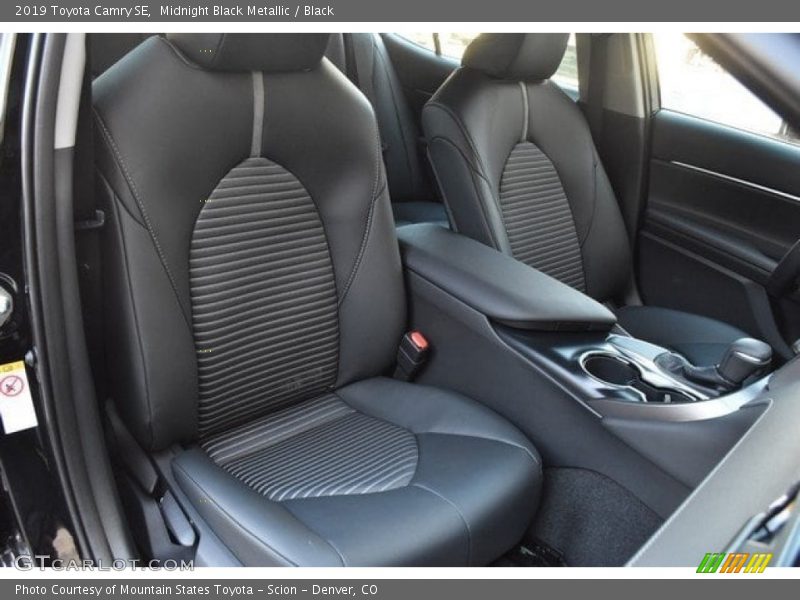 Midnight Black Metallic / Black 2019 Toyota Camry SE