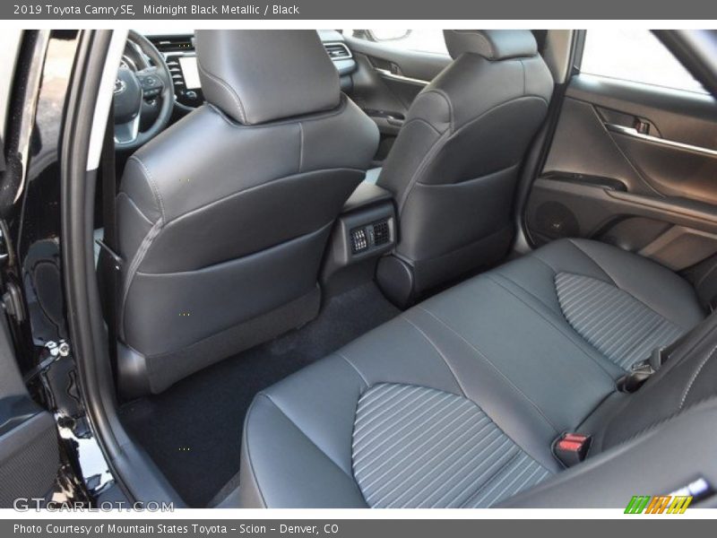Midnight Black Metallic / Black 2019 Toyota Camry SE