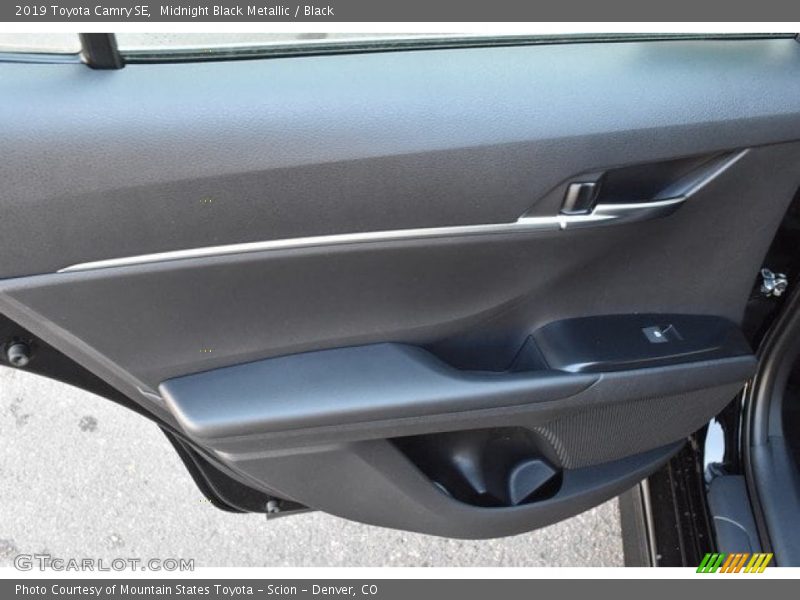 Midnight Black Metallic / Black 2019 Toyota Camry SE