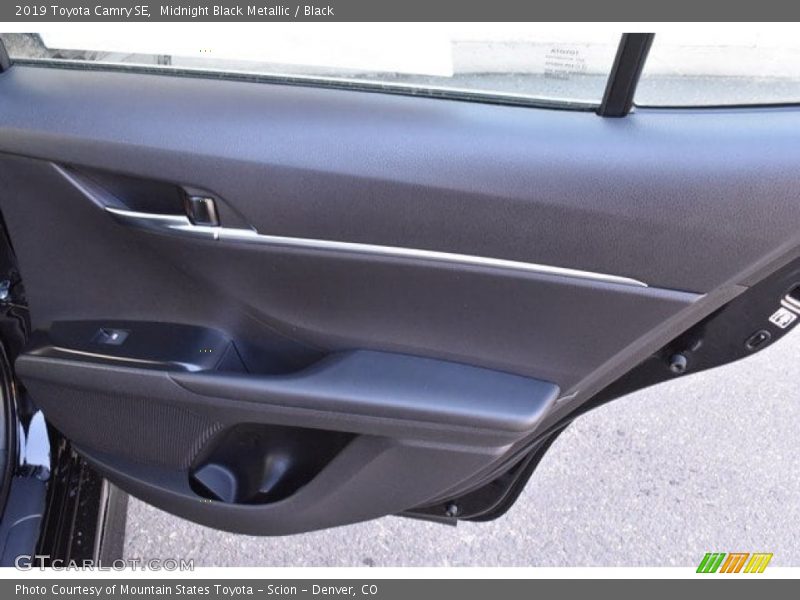 Midnight Black Metallic / Black 2019 Toyota Camry SE