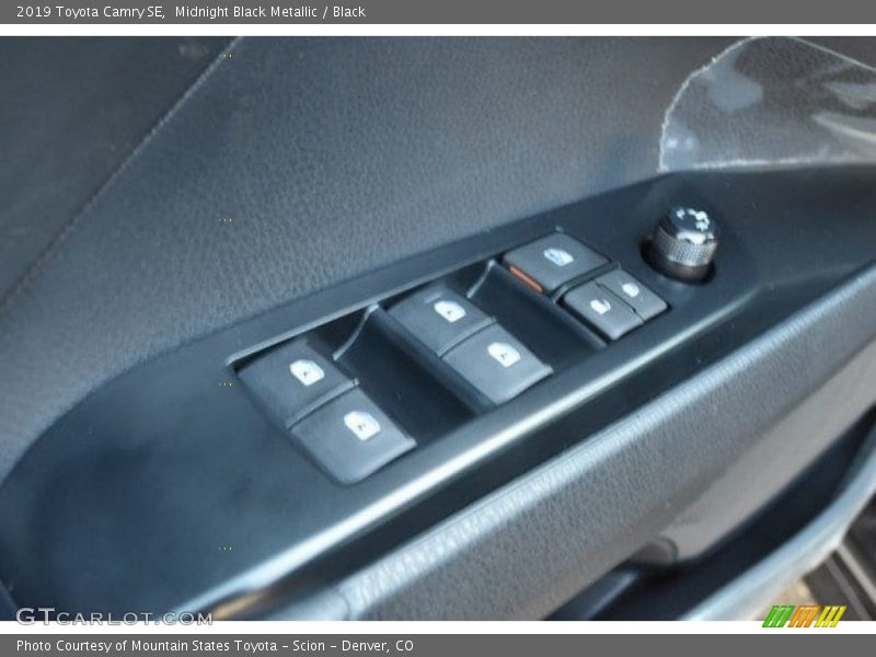 Midnight Black Metallic / Black 2019 Toyota Camry SE