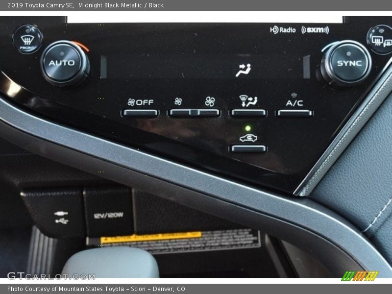 Midnight Black Metallic / Black 2019 Toyota Camry SE