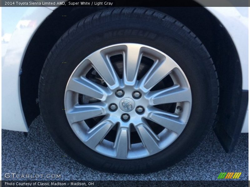 Super White / Light Gray 2014 Toyota Sienna Limited AWD