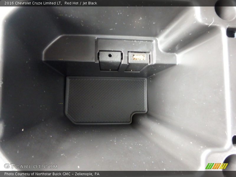Red Hot / Jet Black 2016 Chevrolet Cruze Limited LT