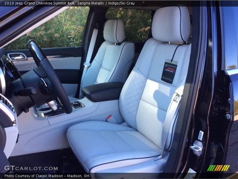 Front Seat of 2019 Grand Cherokee Summit 4x4